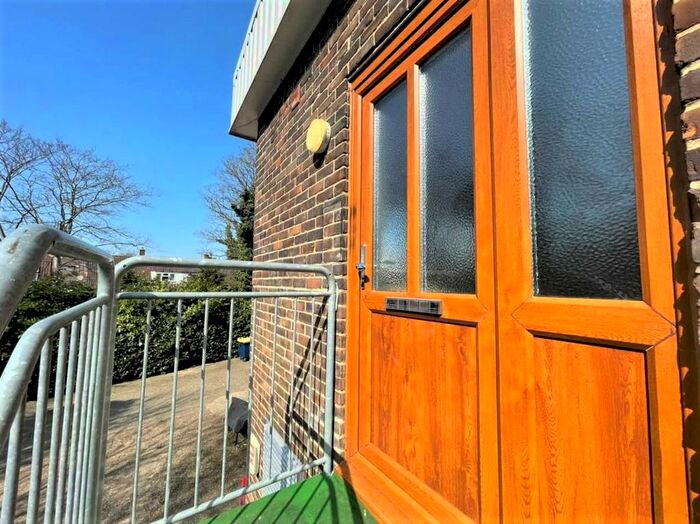 2 Bedroom Flat To Rent In Rowner Road, Gosport, PO13