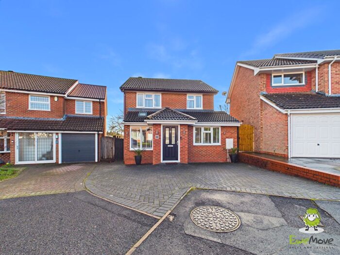 4 Bedroom Detached House For Sale In Teal Crescent, Basingstoke, Hampshire, RG22
