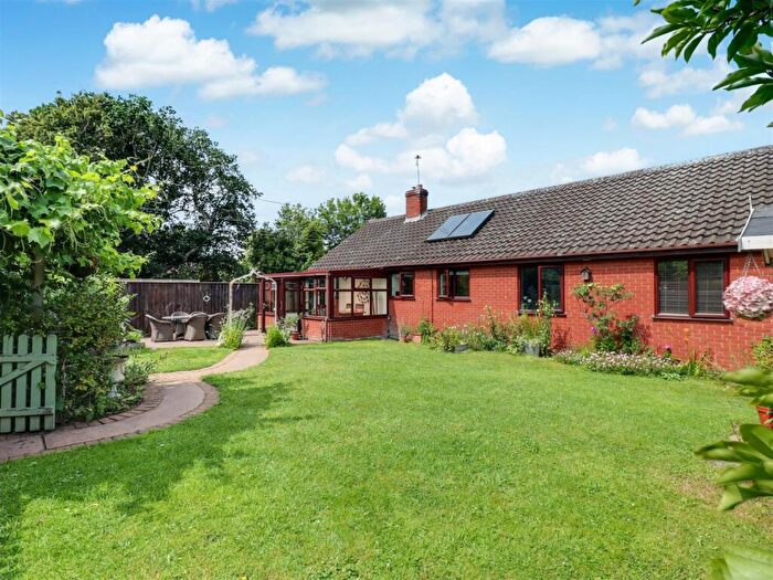 4 Bedroom Detached Bungalow For Sale In Church Road, Swainsthorpe, NR14