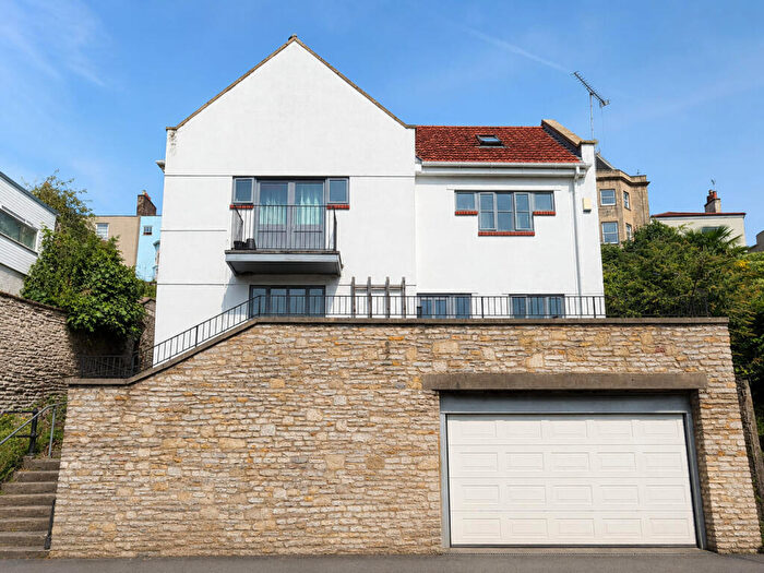 5 Bedroom House To Rent In Dove Street, BS2