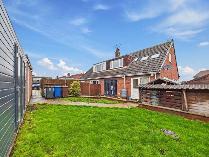 3 Bedroom Semi-Detached House For Sale In Plough Garth, Kellington, DN14
