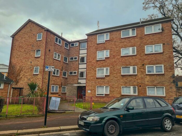 1 Bedroom Flat To Rent In White Horse Road, East Ham, London, E6