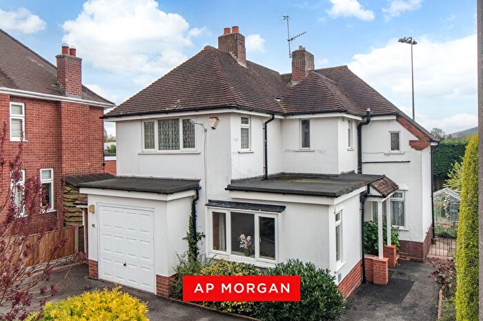 3 Bedroom Detached House For Sale In Victoria Road, Bromsgrove, Worcestershire, B61