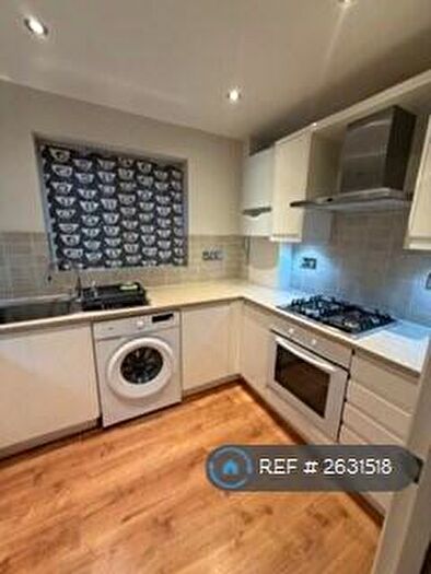 2 Bedroom Flat To Rent In Sevenoaks Close, Sutton, SM2