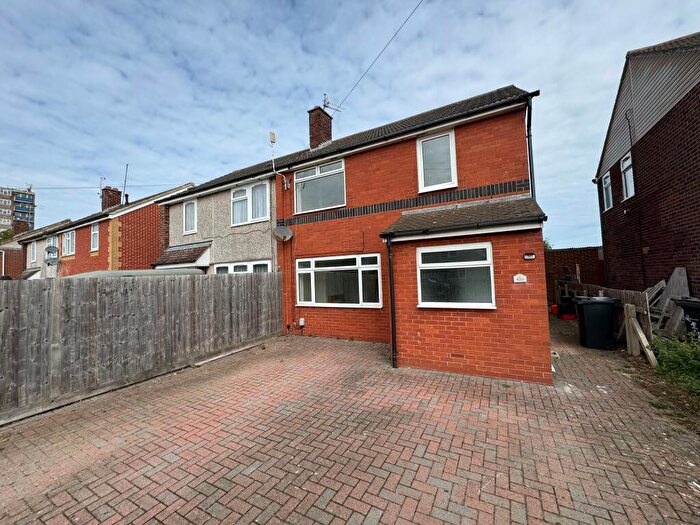 3 Bedroom Semi-Detached House To Rent In Welcombe Avenue, Swindon, SN3