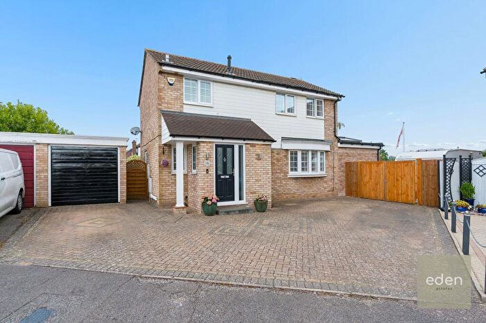 4 Bedroom Detached House For Sale In Stevenson Way, Larkfield, ME20