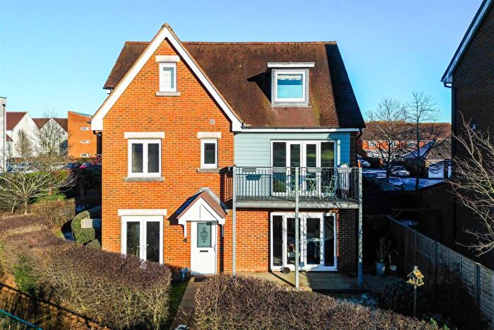 6 Bedroom Detached House For Sale In The Moors, Redhill, RH1