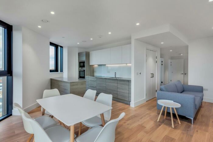 3 Bedroom Flat For Sale In Kingsland High Street, Dalston, London, E8