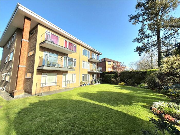 2 Bedroom Apartment For Sale In Grosvenor Road, Bournemouth, Dorset, BH4