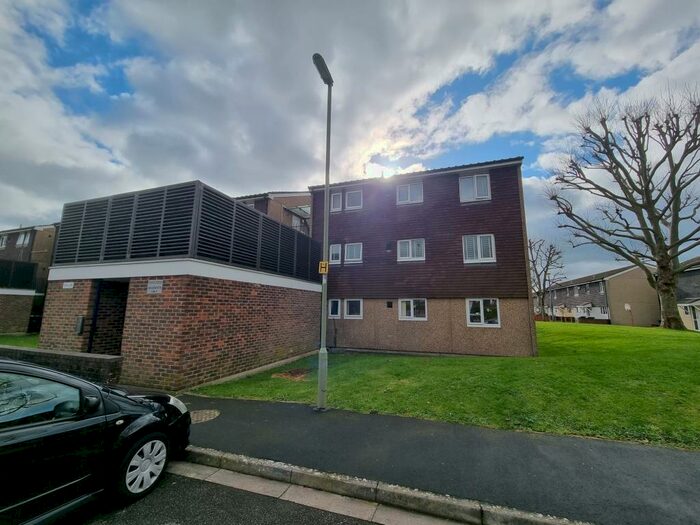 2 Bedroom Apartment To Rent In Pipit Close, Gosport, PO12