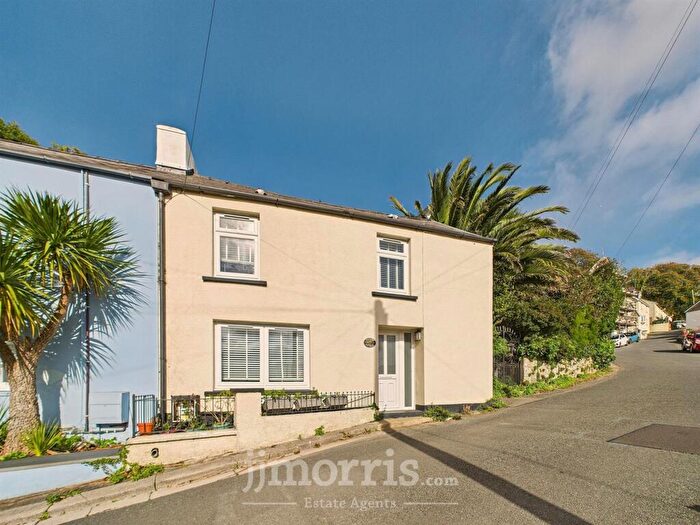 2 Bedroom Cottage For Sale In New Hill, Goodwick, SA64