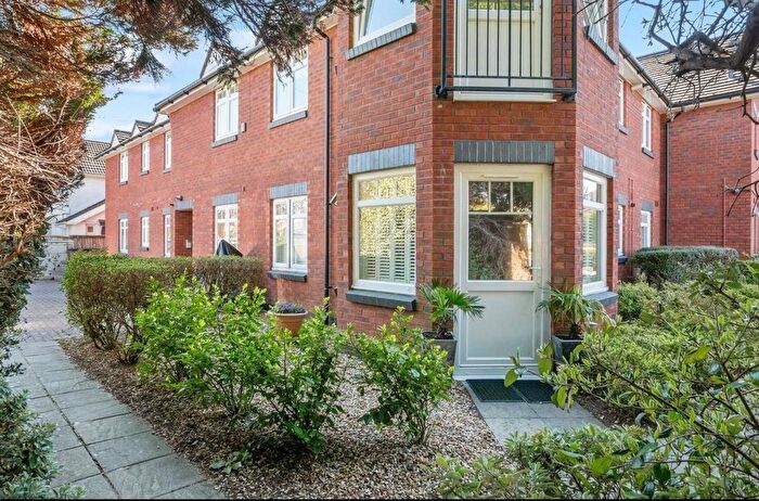 2 Bedroom Flat For Sale In Stokewood Road, Bournemouth, BH3