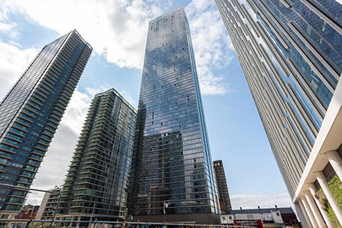 2 Bedroom Apartment For Sale In Marsh Wall, Canary Wharf, E14