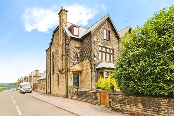 6 Bedroom Semi-Detached House For Sale In Whitcliffe Road, Cleckheaton, West Yorkshire, BD19