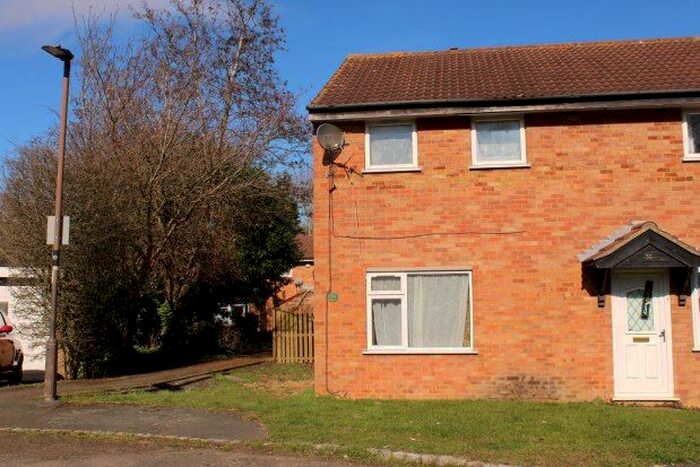 2 Bedroom Property To Rent In Squires Close, Milton Keynes, MK6