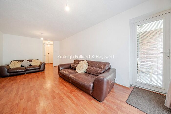 1 Bedroom Flat To Rent In Foxgrove Road, Beckenham, Kent, BR3