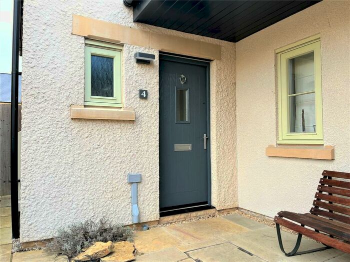3 Bedroom Detached House For Sale In Old Railway Close, Lechlade, Gloucestershire, GL7