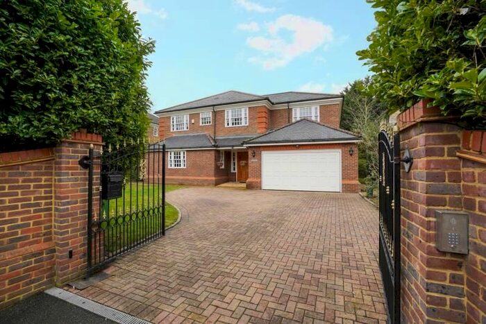 5 Bedroom Detached House To Rent In Ellesmere Road, Weybridge, Surrey, KT13