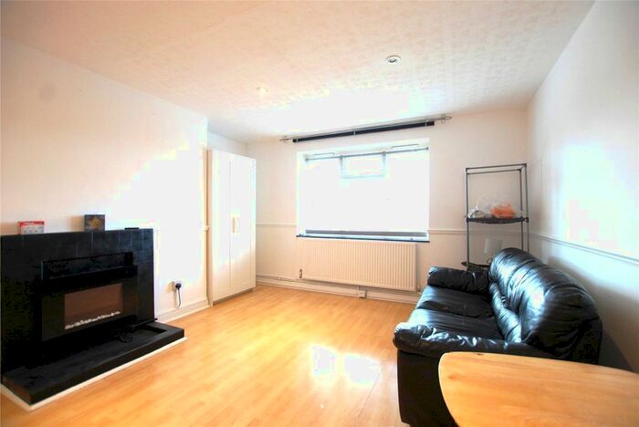 2 Bedroom Flat To Rent In Saxby Road, Brixton, SW2