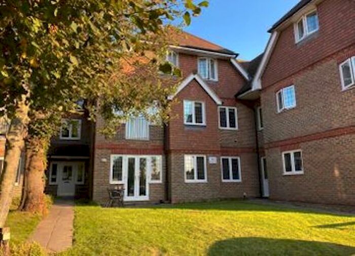 2 Bedroom Flat To Rent In Hastings Road, Bexhill-On-Sea, TN40