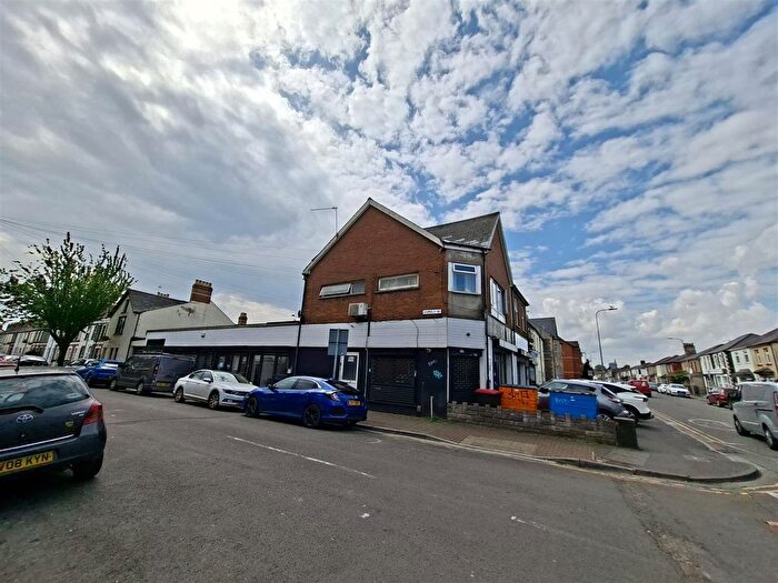 4 Bedroom Flat To Rent In Broadway, Cardiff, CF24