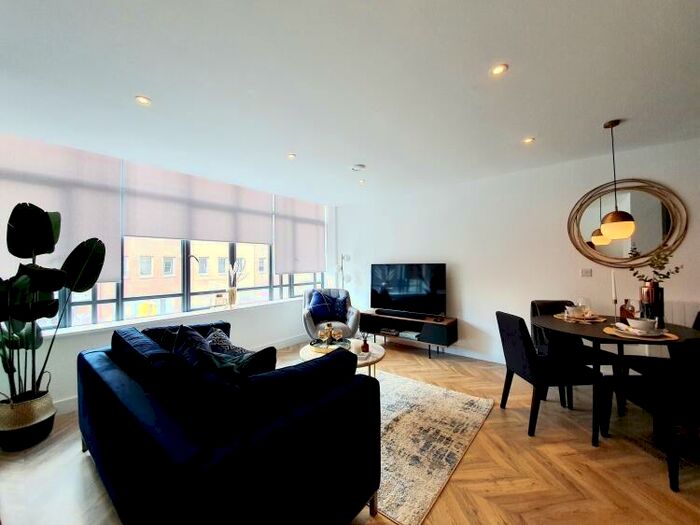 2 Bedroom Apartment To Rent In Lamberts House Briggate Leeds, LS1