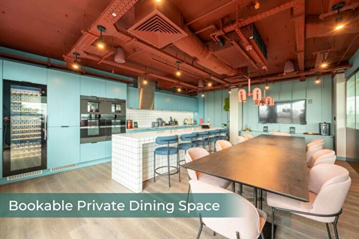 2 Bedroom Flat To Rent In New York Square, Leeds, LS2