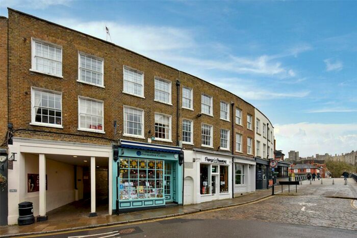 2 Bedroom Duplex To Rent In High Street, Eton, Windsor, Berkshire, SL4