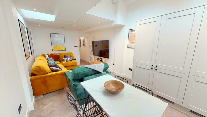 6 Bedroom House To Rent In Rookery Road, Birmingham, B29