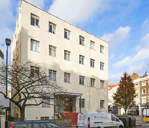 1 Bedroom Flat For Sale In Westbourne Gardens, London, W2