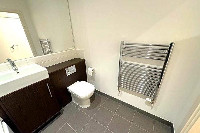 1 Bedroom Flat To Rent In Addlestone, Surrey, KT15