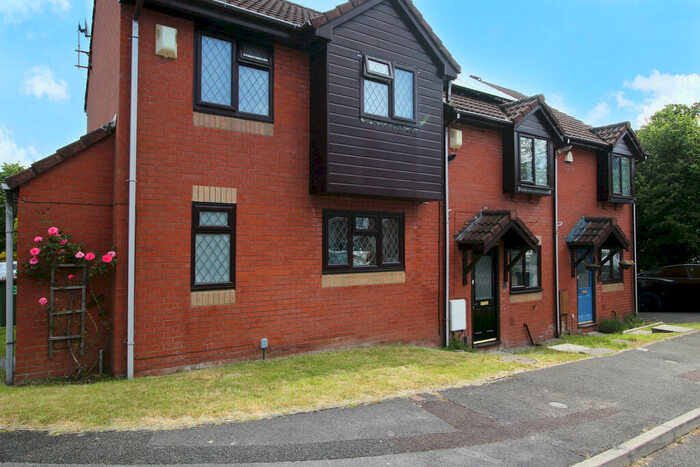2 Bedroom Terraced House To Rent In Mallow Road, Hedge End, SO30