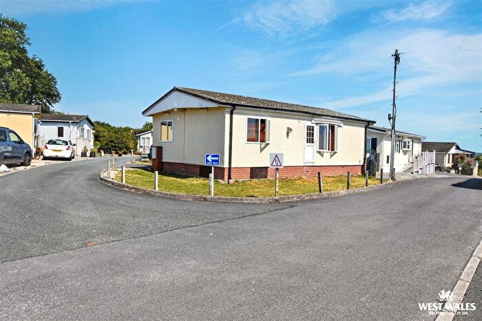 1 Bedroom Mobile/park Home For Sale In Hill Farm Park, Pembroke Dock, SA72