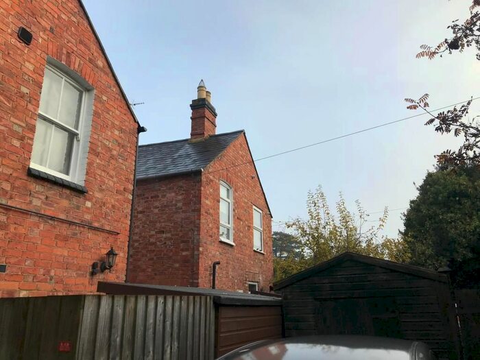 3 Bedroom End Of Terrace House To Rent In Broughton Road, Banbury, OX16