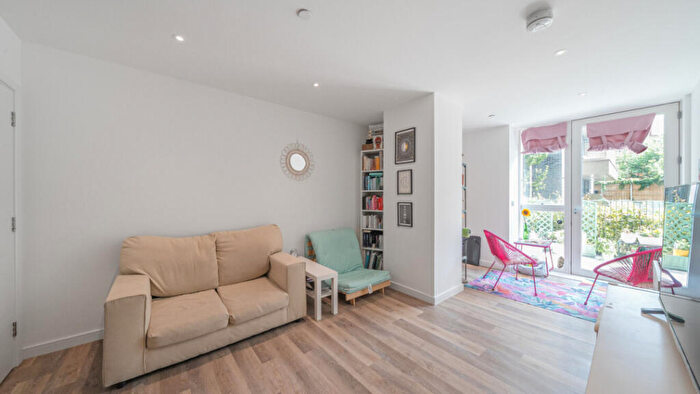 1 Bedroom Flat For Sale In West Heights, Addiscombe Road, East Croydon, CR0