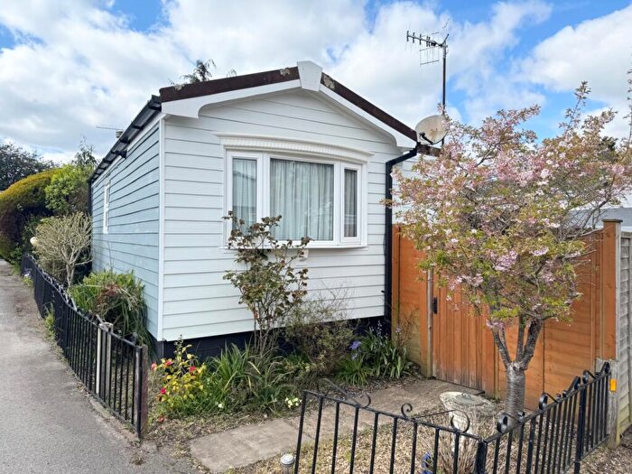 1 Bedroom Park Home For Sale In Southampton Road, Lyndhurst, Hampshire, SO43