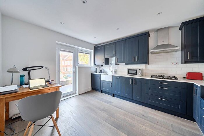 4 Bedroom End Terrace House To Rent In Cranbury Road, Sands End, London, SW6