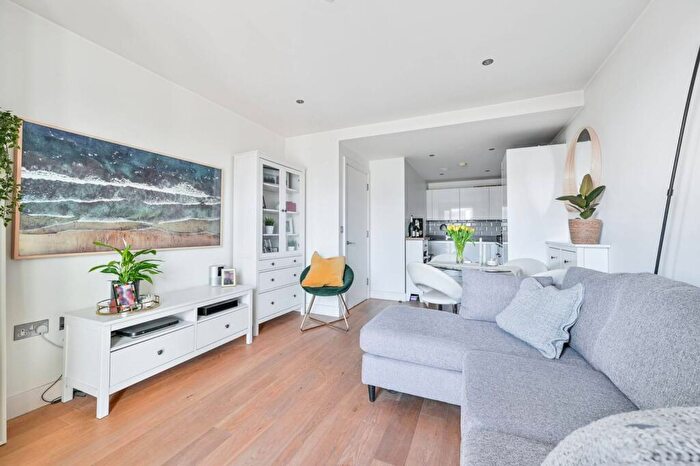 1 Bedroom Flat For Sale In Hancock House, Woolwich, London, SE18