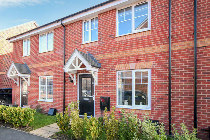 3 Bedroom Terraced House To Rent In Barton Drive, Knowle, B93