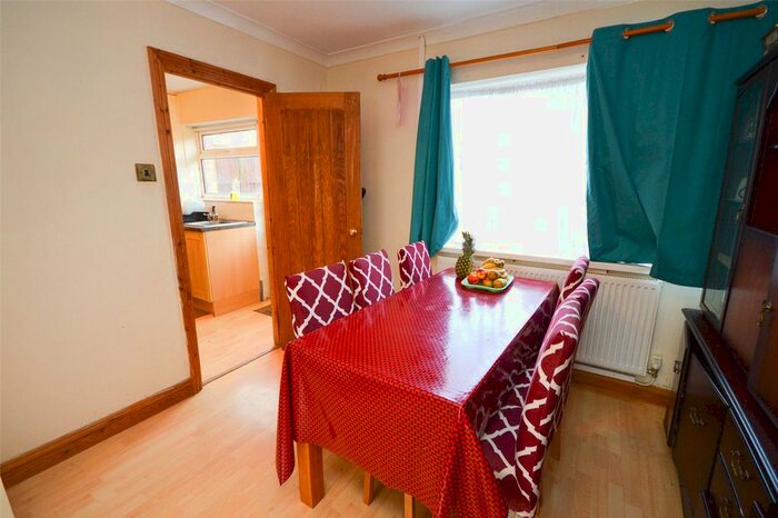 3 Bedroom End Of Terrace House For Sale In Christie Close, East Swindon, SN3