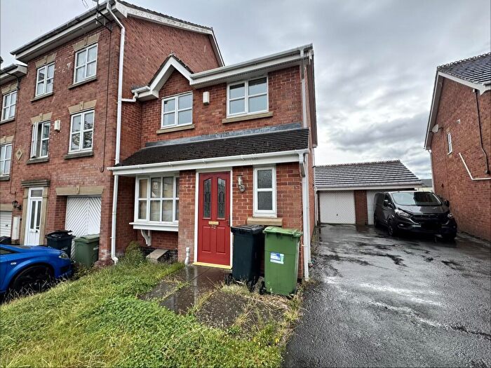 3 Bedroom End Of Terrace House To Rent In Malthouse Drive, Dudley, DY1