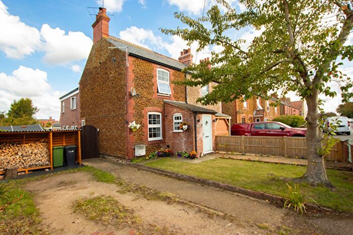 3 Bedroom Semi-Detached House For Sale In Lords Lane, Heacham, PE31