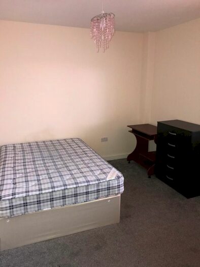 2 Bedroom Flat To Rent In York Walk, Southampton, SO14