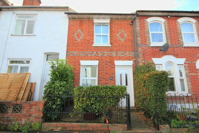 3 Bedroom Terraced House To Rent In Hill Street, Reading, Berkshire, RG1