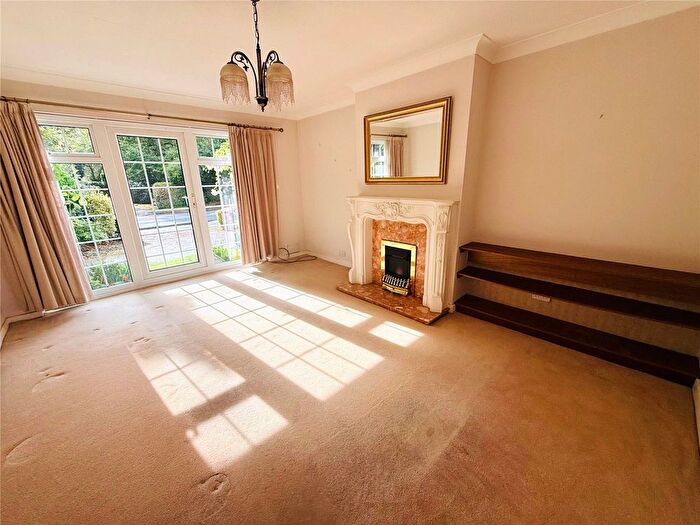 2 Bedroom Bungalow For Sale In Chelford Road, Knutsford, Cheshire, WA16