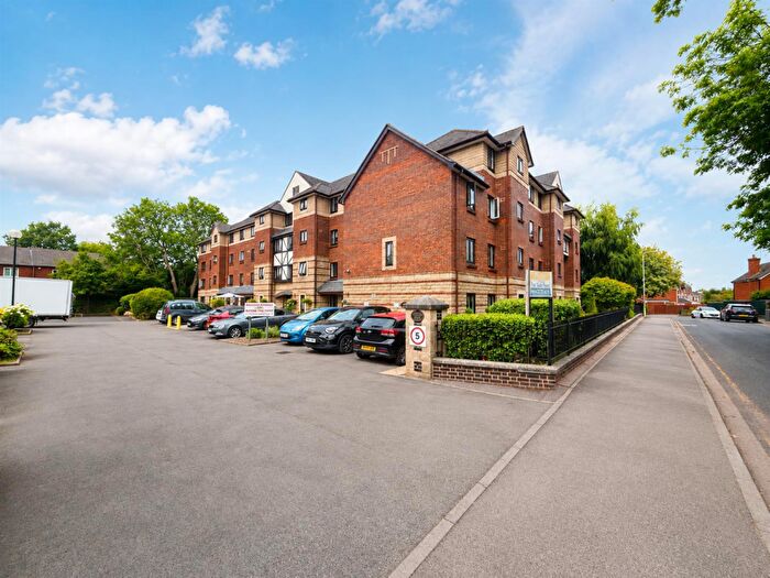 1 Bedroom Flat For Sale In Belfry Drive, Wollaston, Stourbridge, DY8