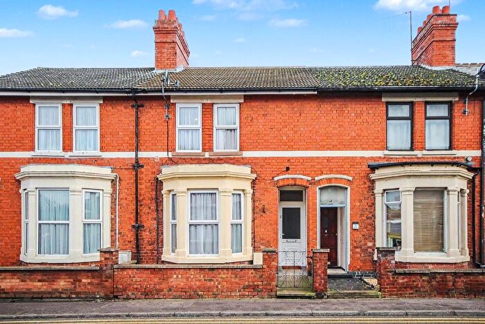 3 Bedroom Terraced House To Rent In Beaconsfield Terrace, Rushden, NN10