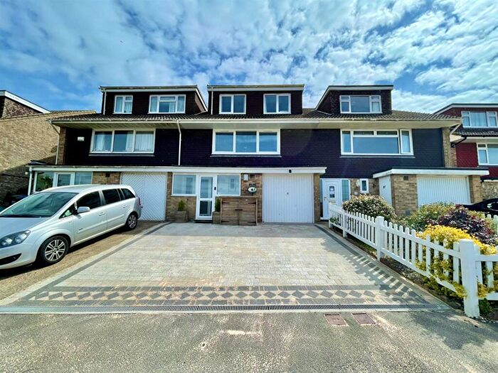 4 Bedroom Terraced House For Sale In Heighton Crescent, Newhaven, BN9