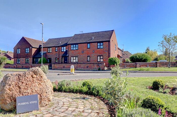 2 Bedroom Maisonette For Sale In New Road, Princes Risborough, Buckinghamshire, HP27