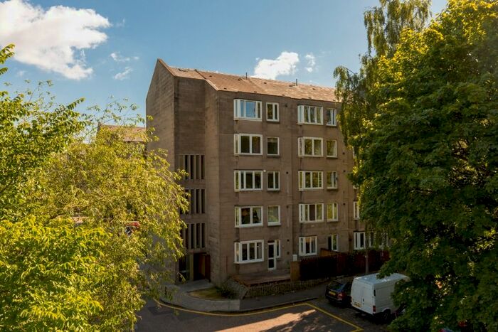 2 Bedroom Flat To Rent In Saunders Street, Stockbridge, Edinburgh, EH3